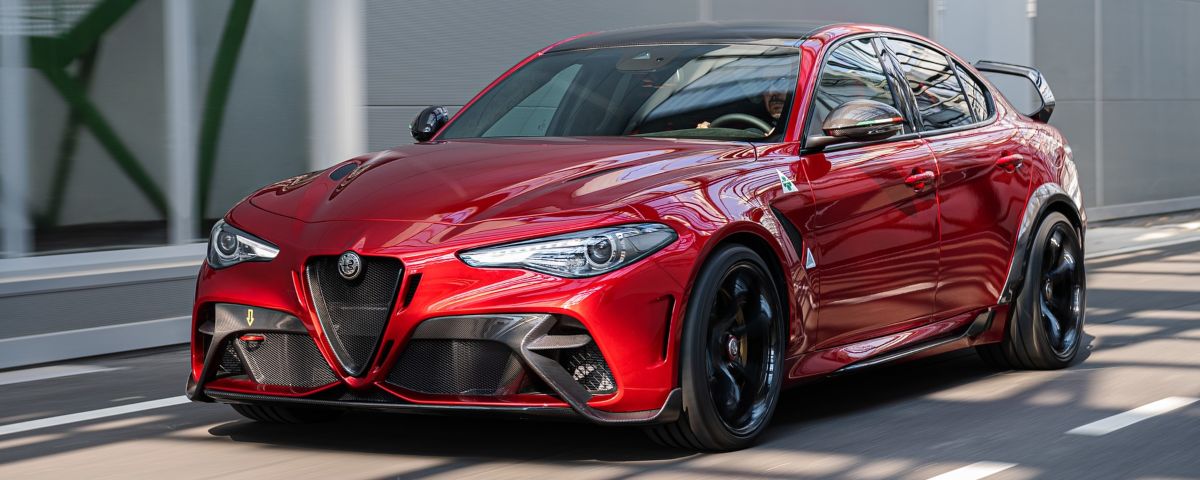 Alfa Romeo Giulia GTA front view