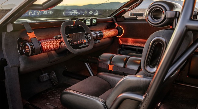 Hyundai CRATER Concept interior featuring crash pad dashboard, head-up display and durable adventure-ready materials.