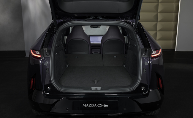 Mazda CX-6e boot space