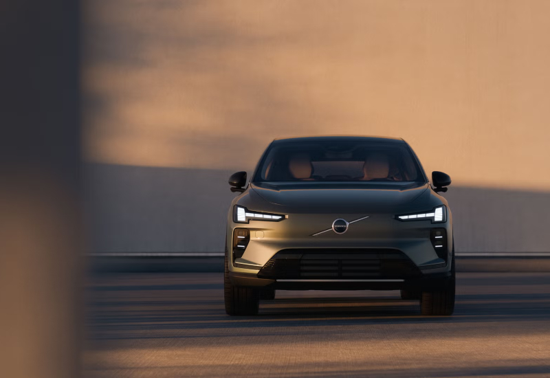 New Volvo EX60 Front