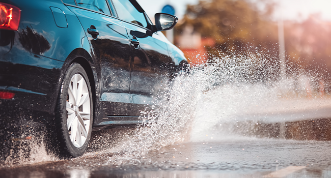 tyre tread for wet weather