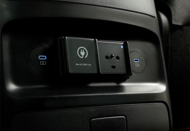 Hyundai STARIA Electric plug