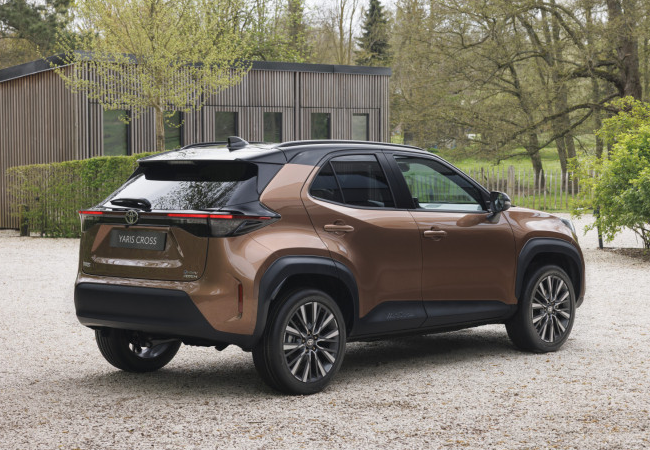 Yaris Cross_High Grade_Precious Bronze