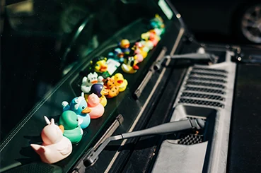 What Is Jeep Ducking? The Ultimate Guide to the Duck Duck Jeep Trend